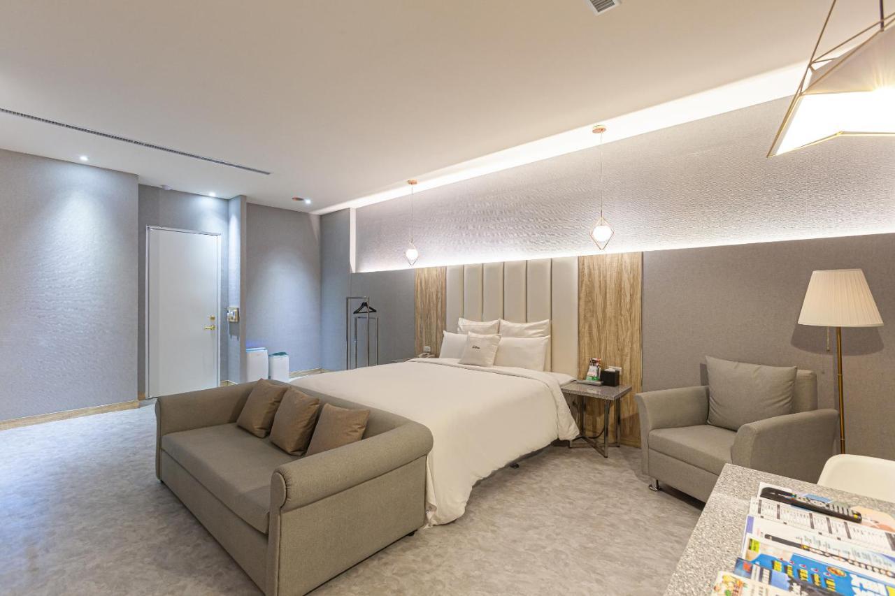 Six Star Motel-Zhongli Bagian luar foto